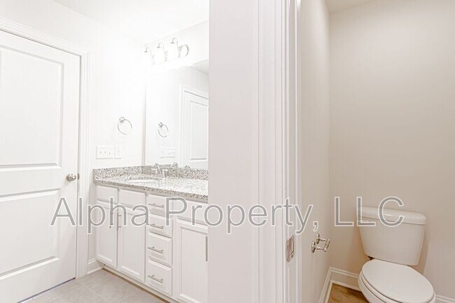 Building Photo - 502 Milbury Way