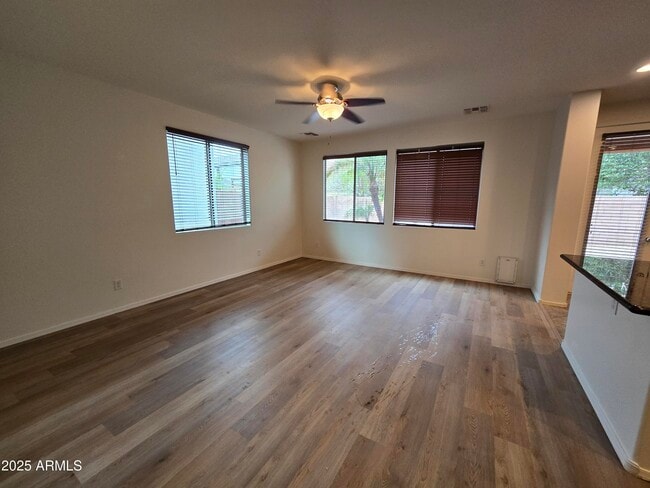 Building Photo - 3538 E Carla Vista Dr