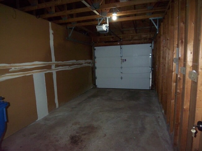Building Photo - 1546 Williamsburg Dr