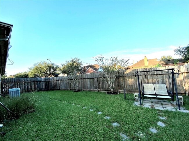 Building Photo - 16803 Bay Ledge Ct