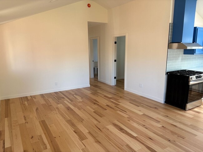 Building Photo - Aptos, Freshly Remodeled 3bd. 2ba. single ...