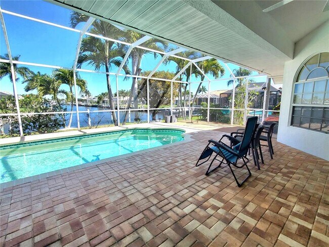 Building Photo - 1980 Aqui Esta Dr