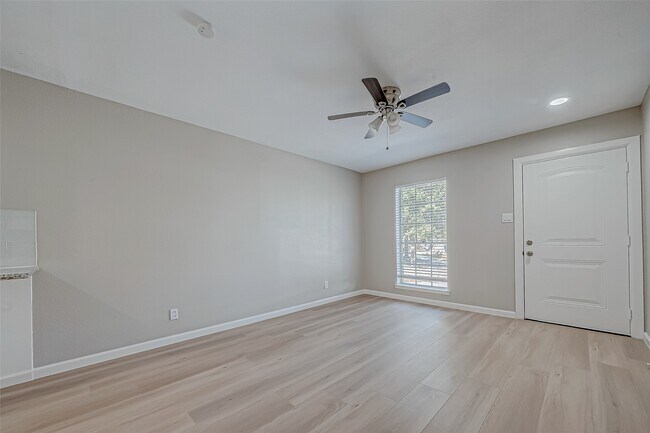 Building Photo - 7315 Housman