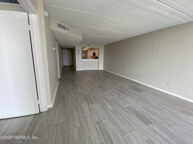 Building Photo - 275 1st St S
