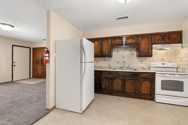 Building Photo - 5909 Berquist Pl NW