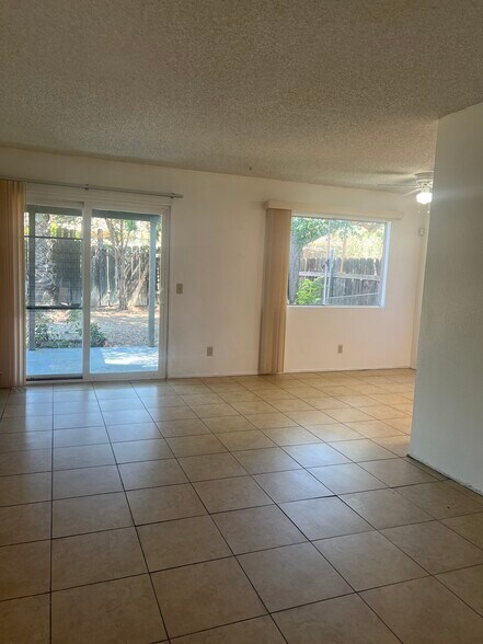 Open floor plan - 1886 Calle Diablo