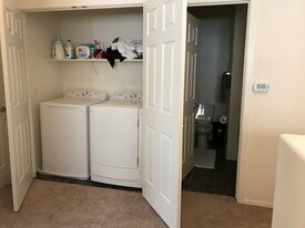 Building Photo - 4154 N Thurston Ln