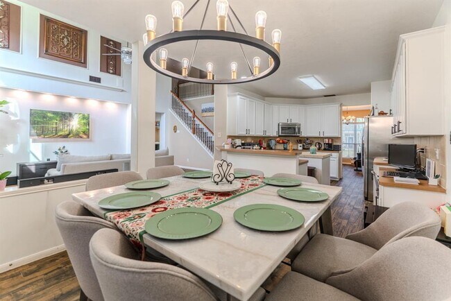 Building Photo - 8303 Hayden Cove Dr