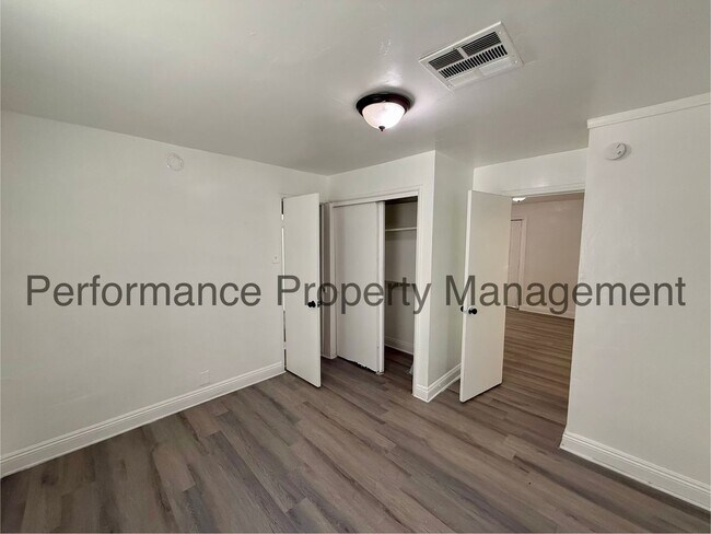 Building Photo - 3703 Eucalyptus Dr