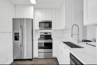 Building Photo - 1 bedroom in Aventura FL 33180