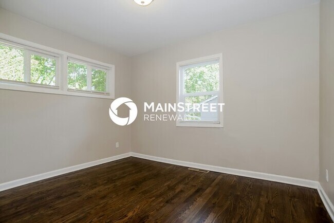 Building Photo - 3 Bedroom Pet-Friendly Home in Grandview, MO with Main Street Renewal