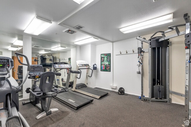 Building Photo - 6861 N 2200 W