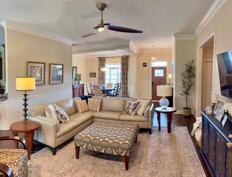 Building Photo - 136 Rocky Creek Rd