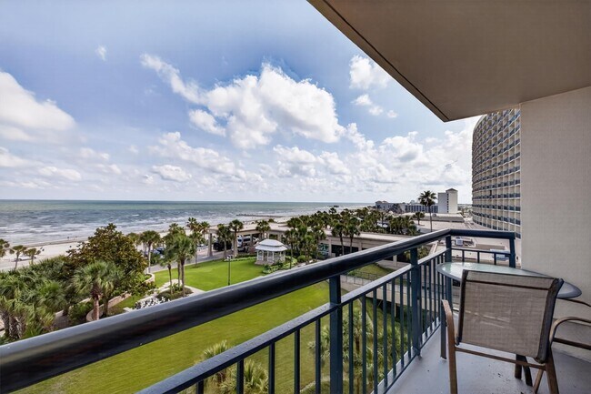Building Photo - 5220 Seawall Blvd