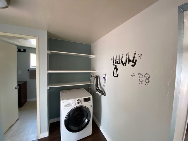 Building Photo - Little cottage nestled in a street surrounded with natural setting in Fremont Niles area , Availa...