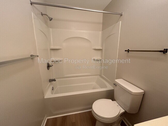 Building Photo - 16134 Clarence Ct