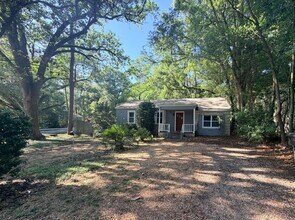 Building Photo - Downtown Tallahassee Cottage with Large Fenced Yard