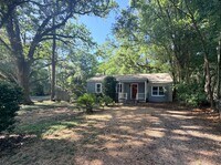 Building Photo - Available! Walkable Lifestyle Near Capital City Country Club!