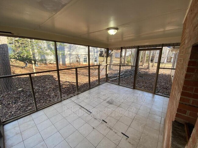 Building Photo - 117 Edgehill Dr