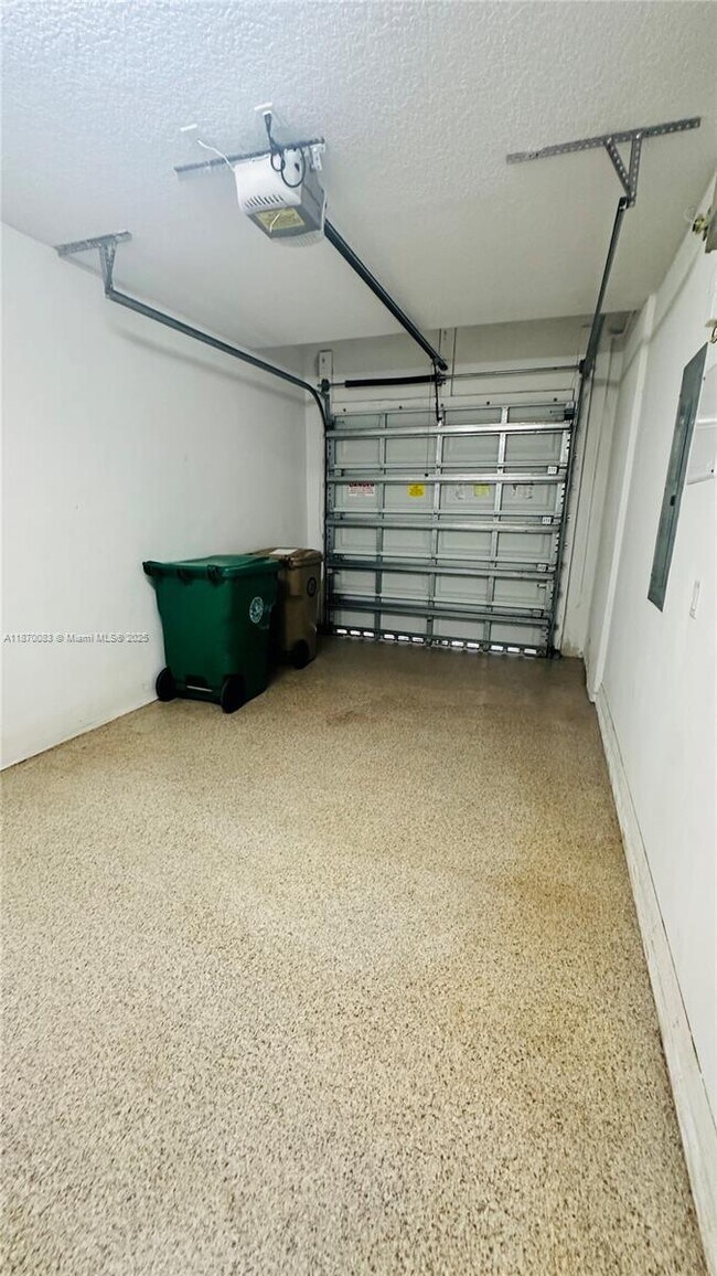 Building Photo - 5217 SW 78th Terrace