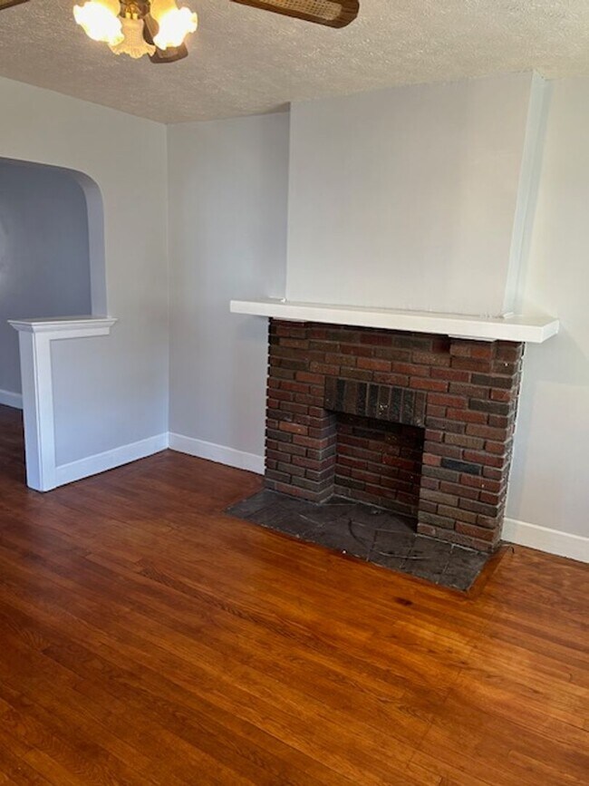 Building Photo - 1682-1684 Hearthstone Dr.