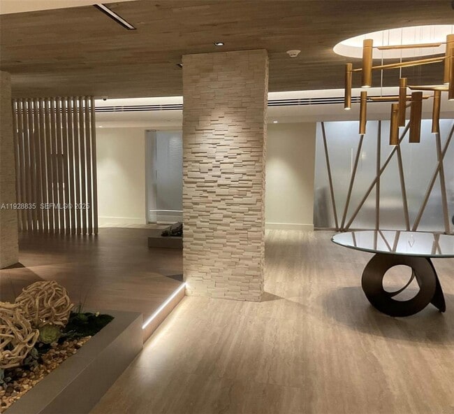 Building Photo - 2301 Collins Ave