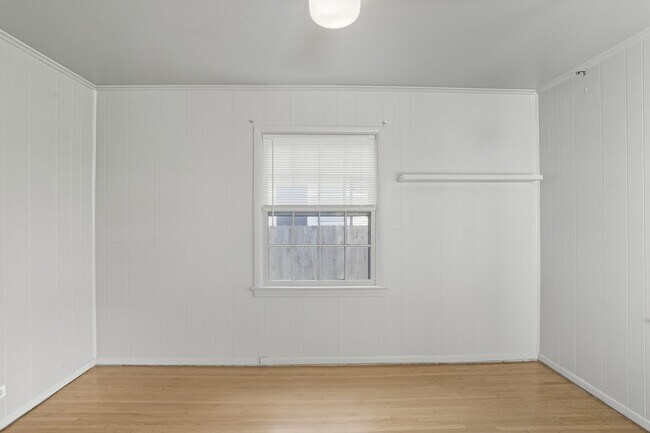 Building Photo - Charming 3-Bedroom Near Brookside & The Ga...