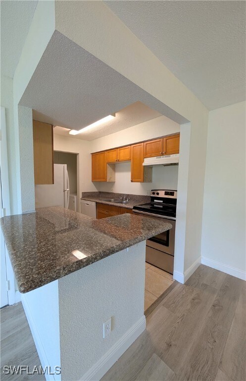 Building Photo - 2855 Winkler Ave