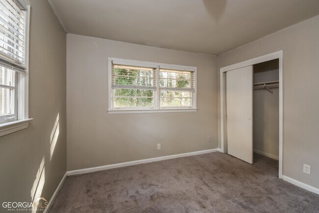 Building Photo - 4855 Campbellton Rd SW