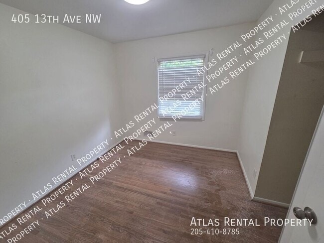 Building Photo - 405 13th Ave NW