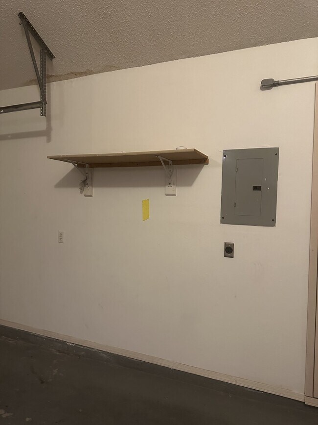 Building Photo - 5615 Burning Tree Dr