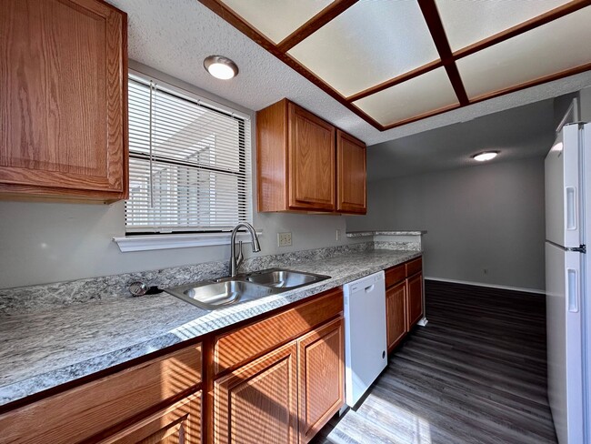 Building Photo - 9305 Kempler Dr