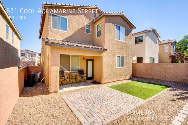 Building Photo - Beautiful 2 Story 3 Bed 2.5 Bath home in t...