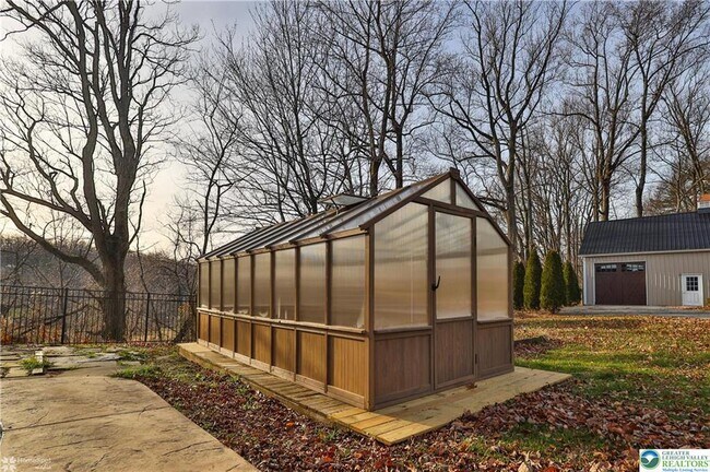 Building Photo - 284 Walker Rd