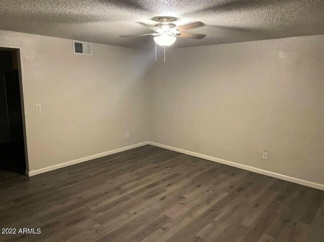 Primary Photo - 4615 N 39th Ave