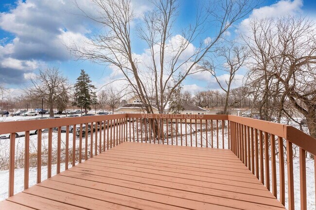 Building Photo - 435 Park Ave