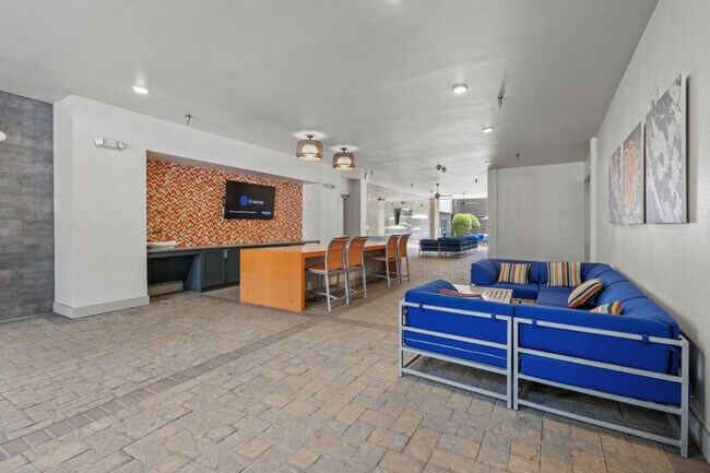 Building Photo - 10550 N Central Expy