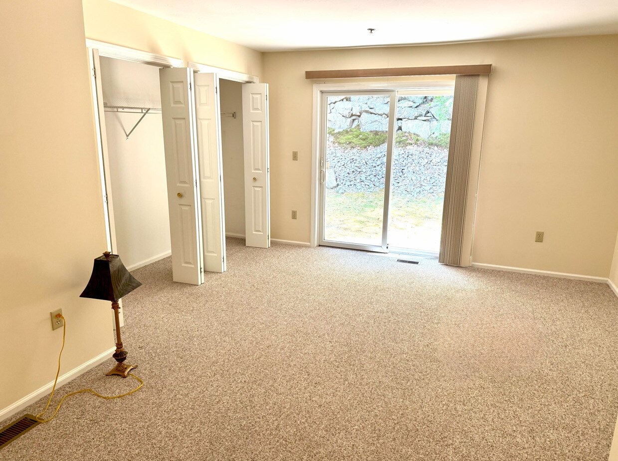 BR2 w/ Slider to Back Yard - 501 Lexington St
