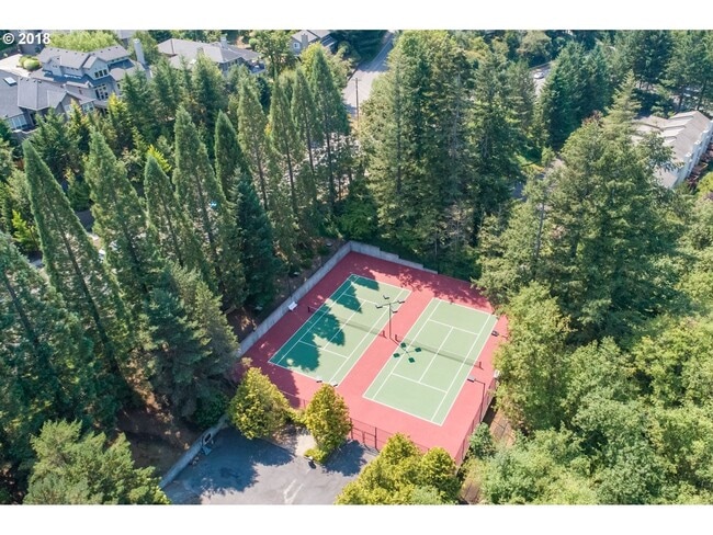 Building Photo - 2 Bedroom Quintet Condo off West Burnside ...