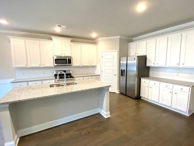 Building Photo - 538 Walton Dr