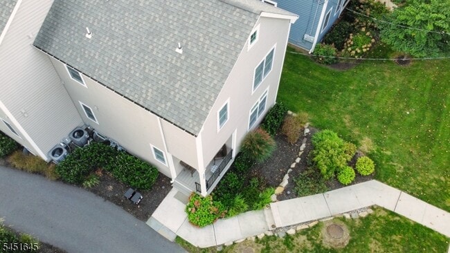 Building Photo - 156 Broad St