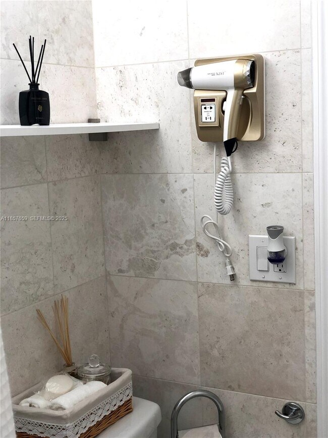 Building Photo - 6450 SW 19th St