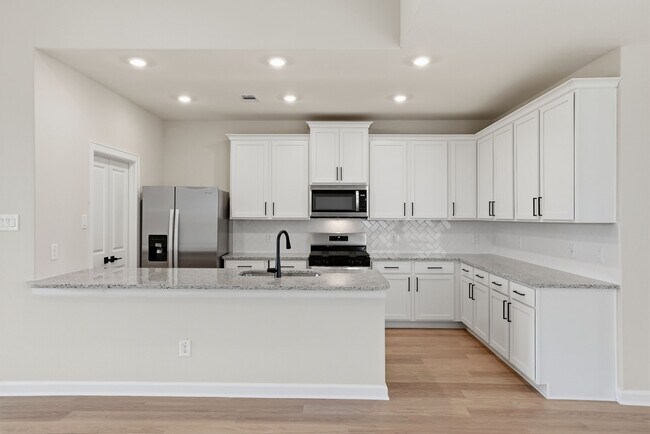 Building Photo - 3060 Sorrento Hl Dr