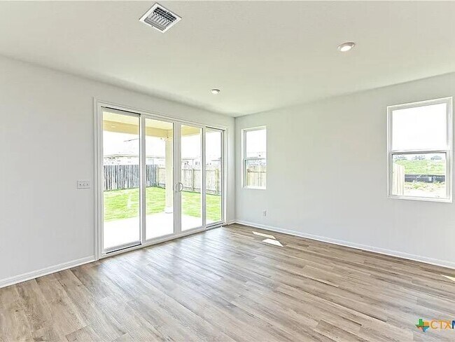 Building Photo - 157 Seattle Slew Dr