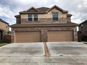 Building Photo - 1026 Sierra Vista Ct