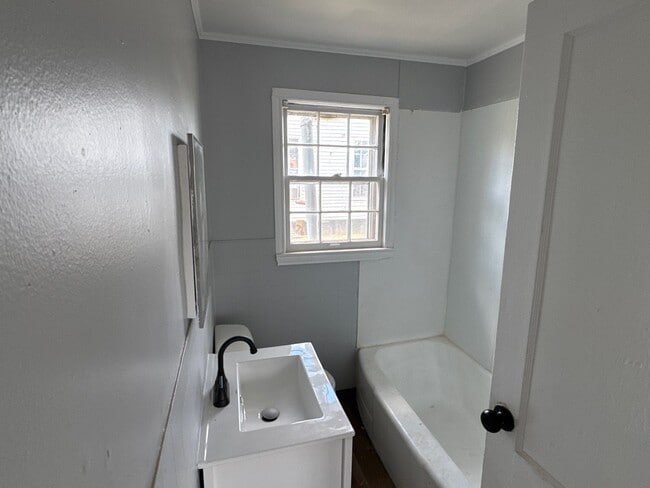 Building Photo - 505 Margin St