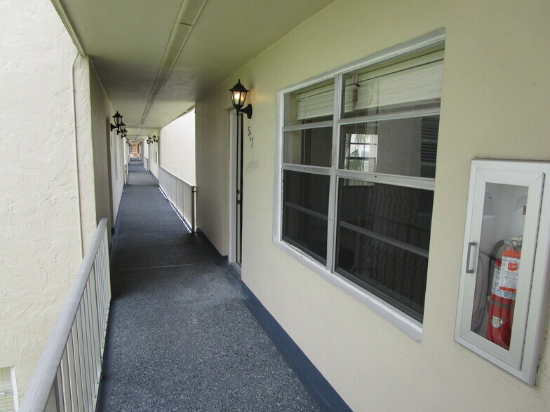 Building Photo - 517 Flanders K