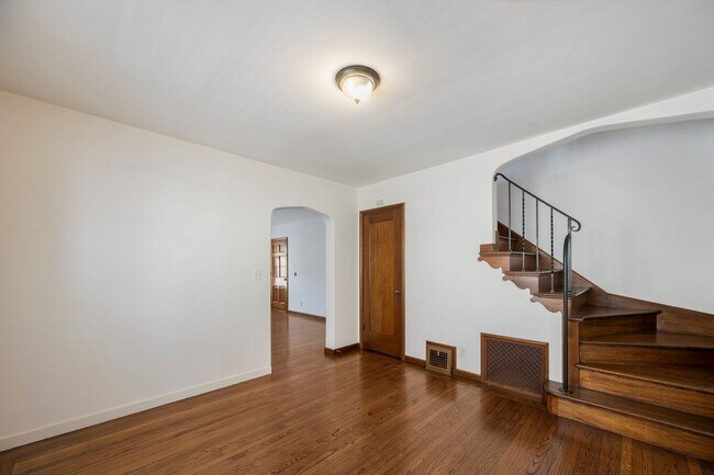 Building Photo - North Berkeley 2 Bedroom Rare Finds!