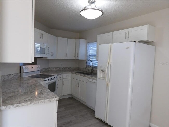 Building Photo - 75 Wellwood Ln