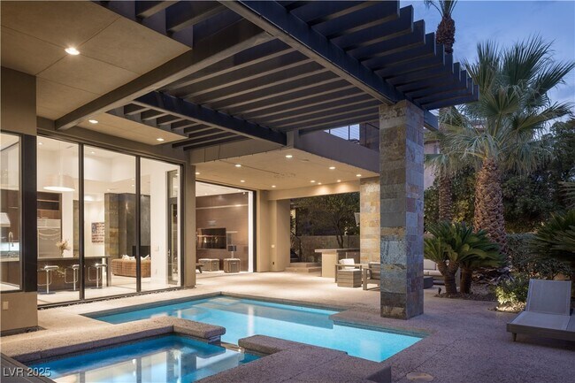 Building Photo - 1501 Foothills Village Dr